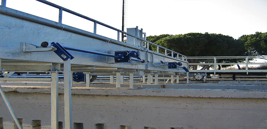 Travelling Bridges for Grease and Grit Removal 1