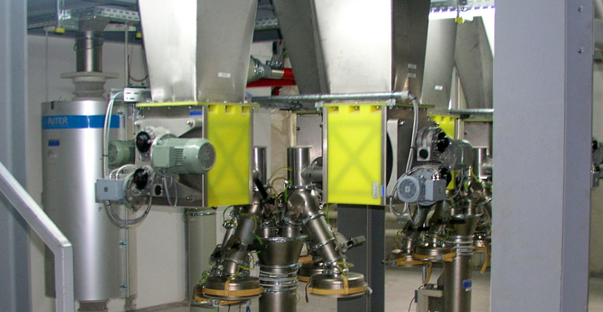 Micro-Batch Feeders with Agitator 1