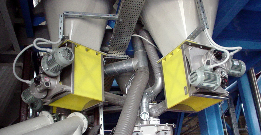 Micro-Batch Feeders with Agitator 3