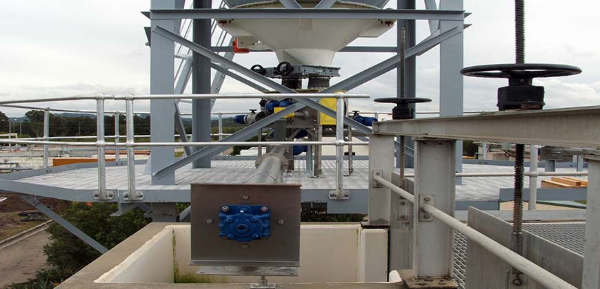 市政污水处理（含淤泥处理） 5