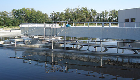 High efficiency in removing biological sludge and floating particles