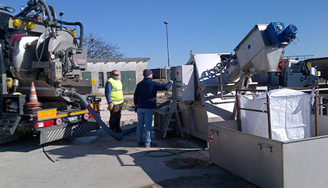 Quicker truck unloading