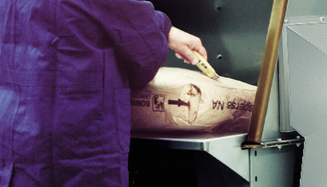 Comfortable bag emptying