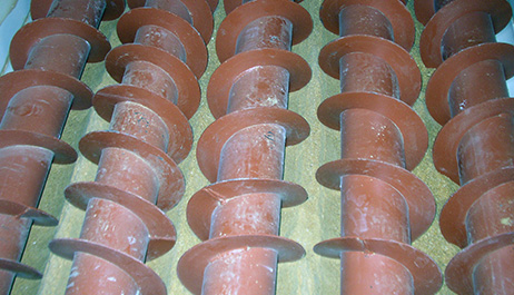 Provides constant material extracting and feeding even with most difficult materials promoting mass flow