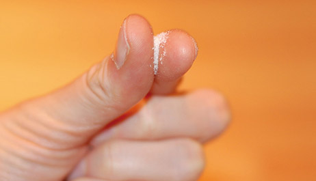 Accurate material feeding (with inclusion of control device)